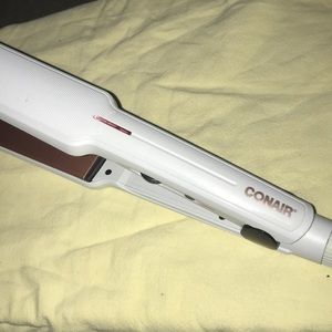 Flat Iron (CONAIR)